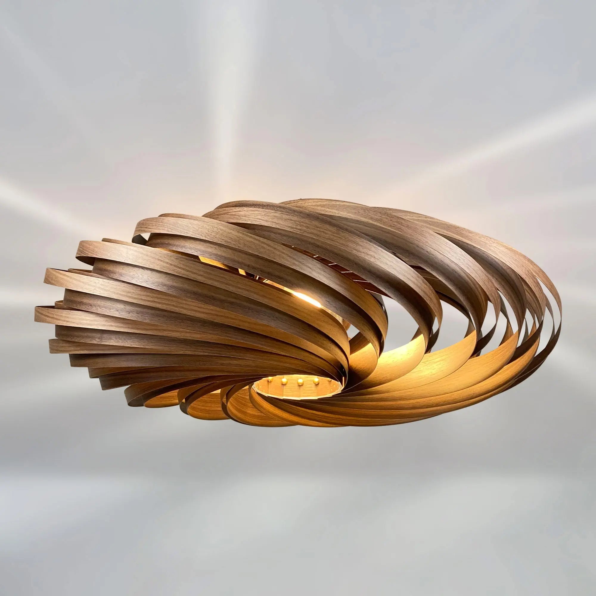 Deckenleuchte 'Veneria' aus Nussbaum Gofurnit