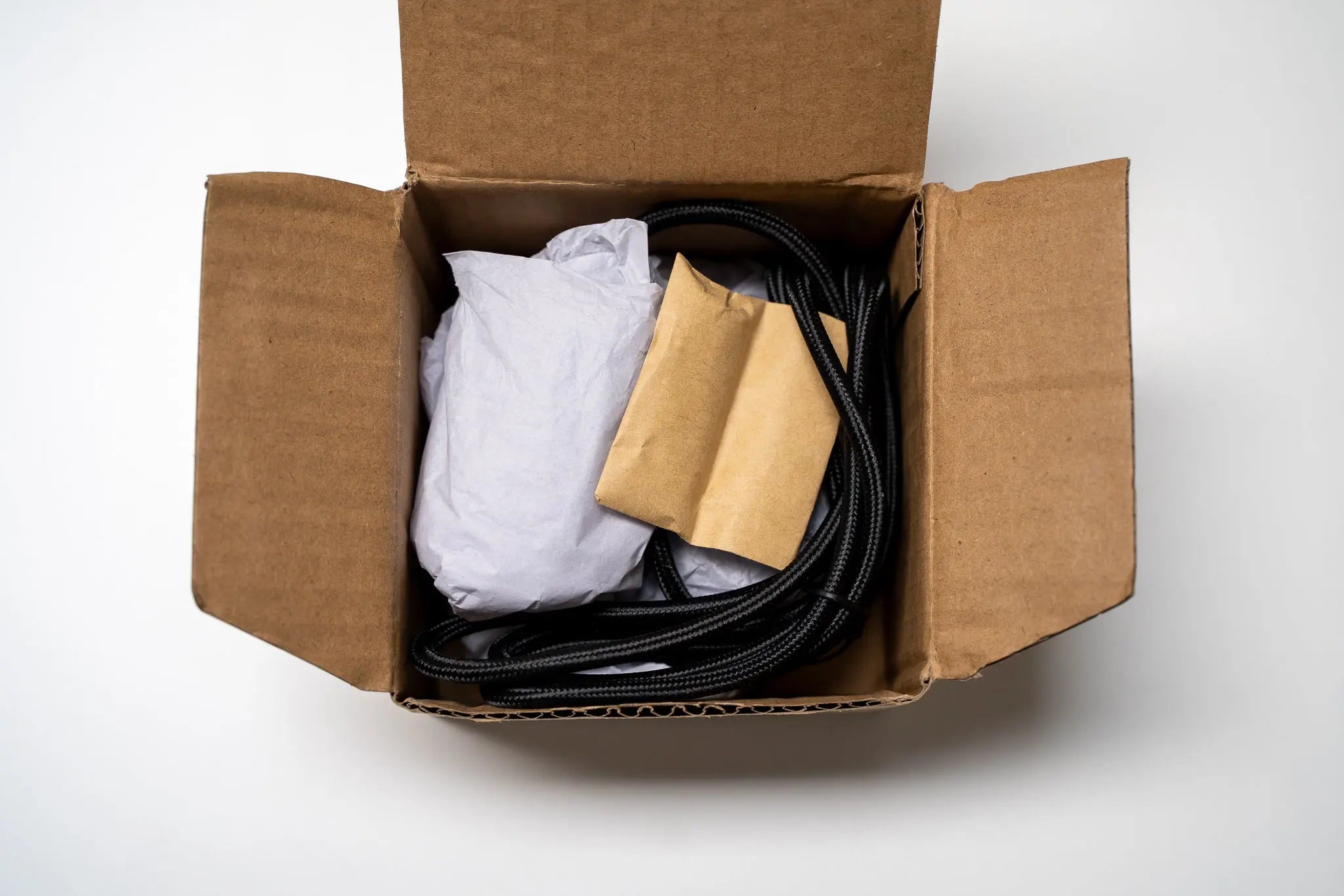 Elegante E27 Pendelleuchte in matt-schwarzen Look Gofurnit