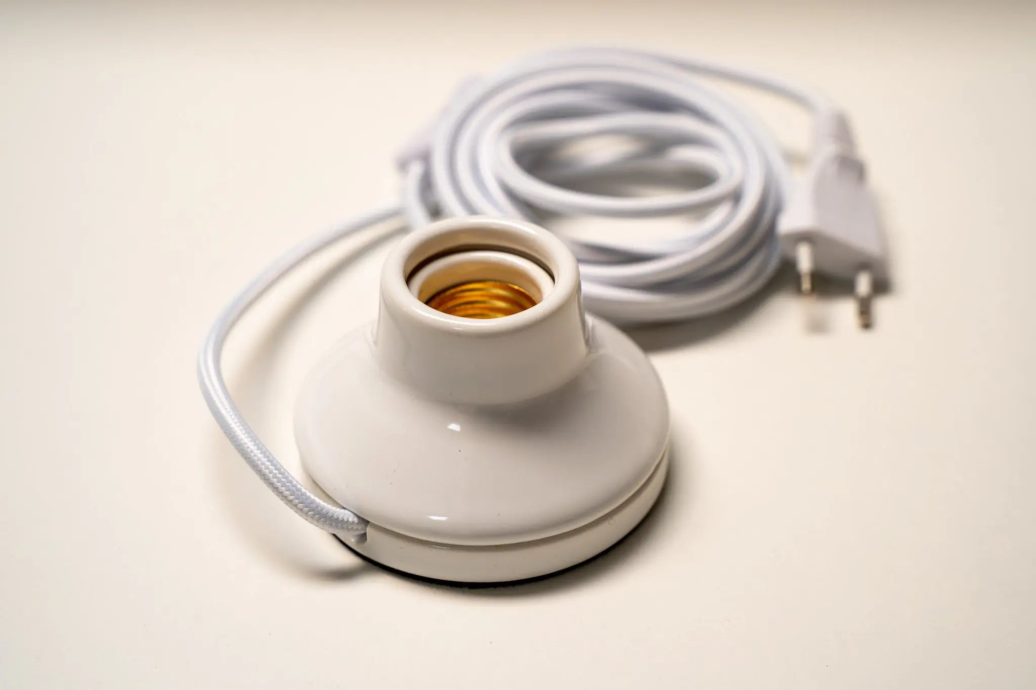 Elegante E27 Wandleuchtenfassung weiß Gofurnit