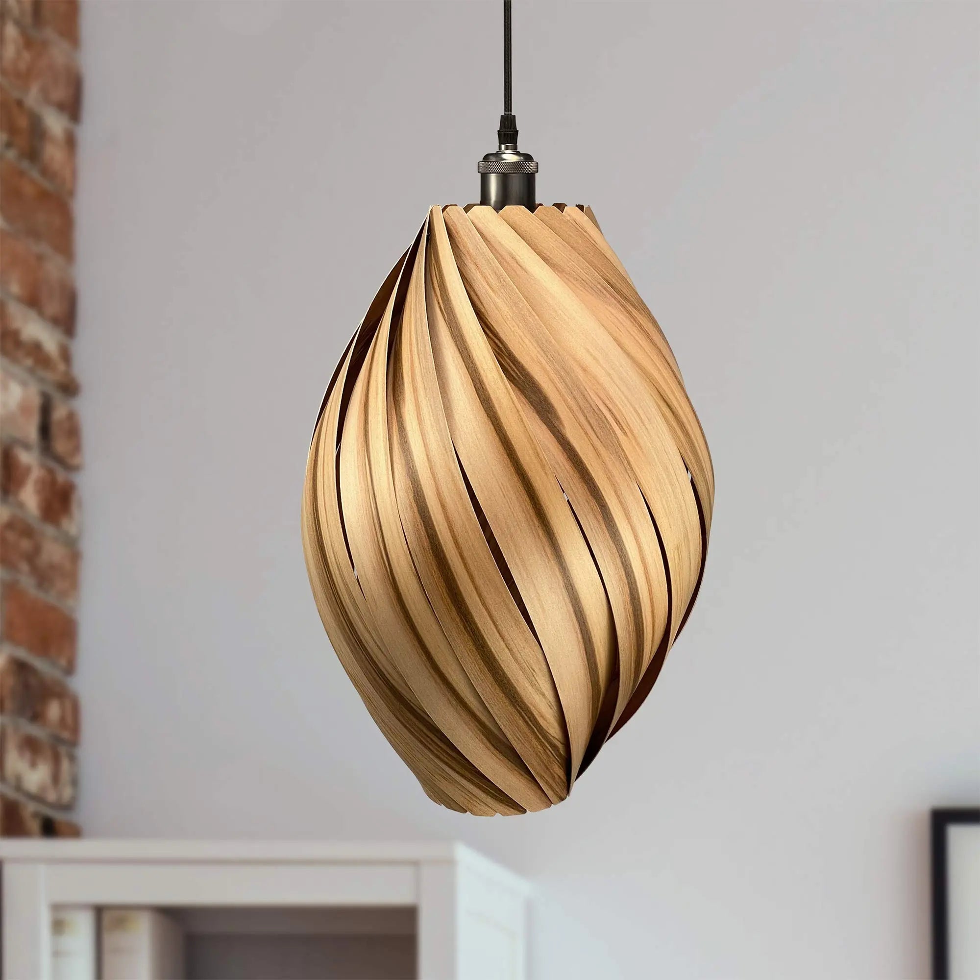 Hängeleuchte 'Ardere' aus Amberbaum Gofurnit