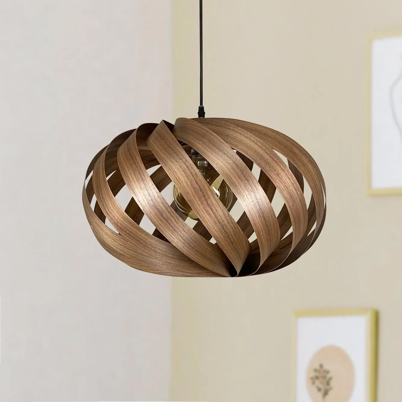 Hängeleuchte 'Serentia' aus Nussbaum 55 cm Gofurnit