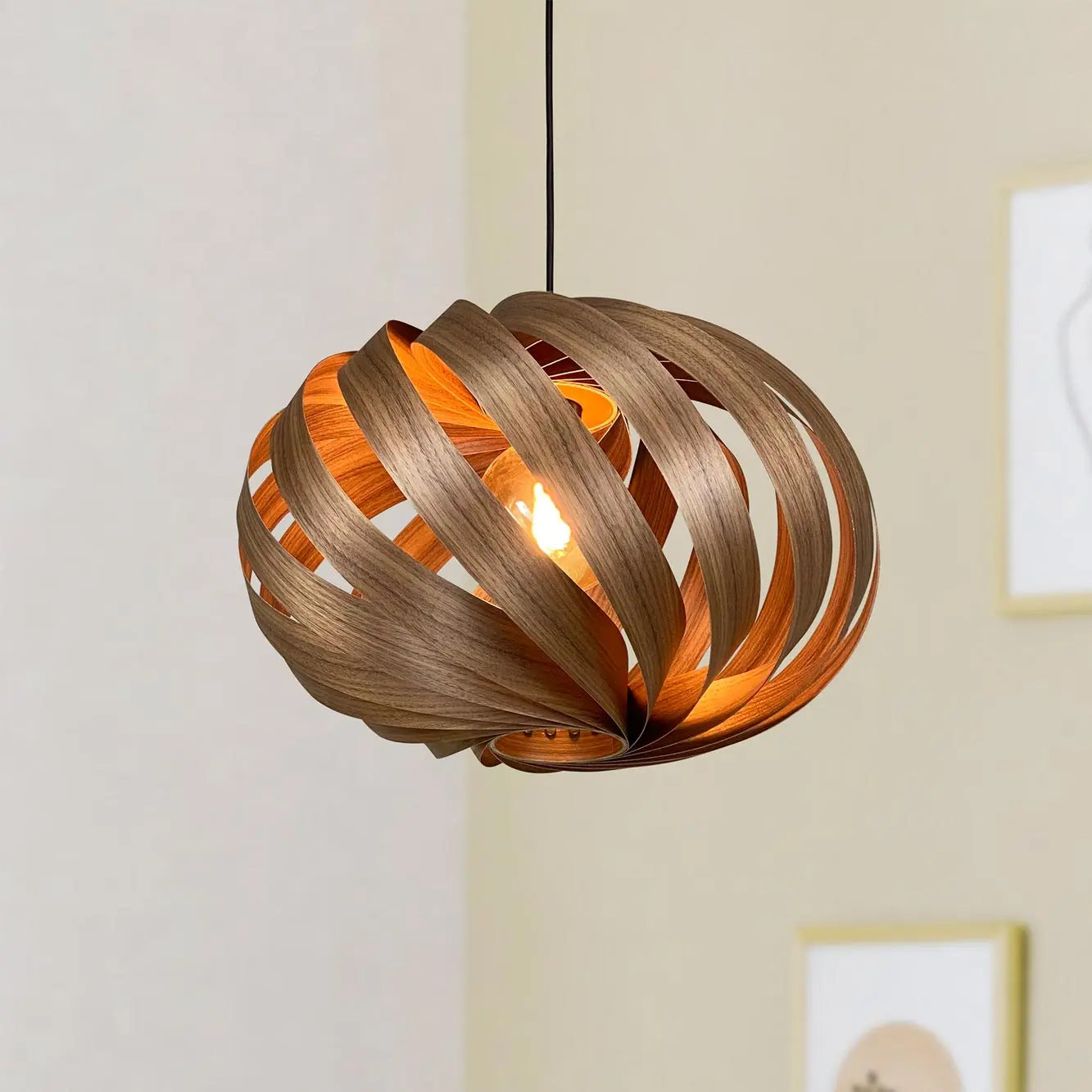 Hängeleuchte 'Serentia' aus Nussbaum 55 cm Gofurnit