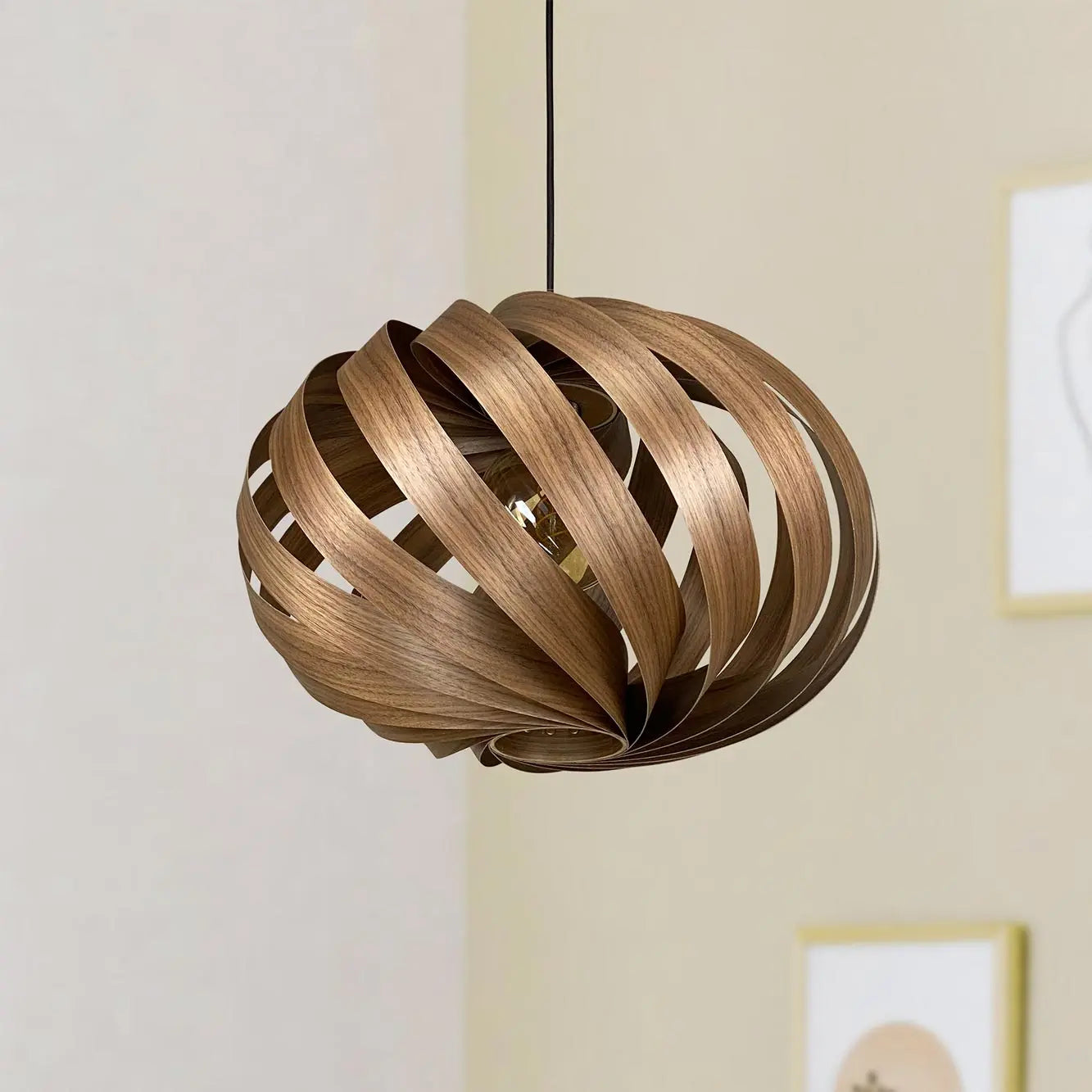 Hängeleuchte 'Serentia' aus Nussbaum 55 cm Gofurnit