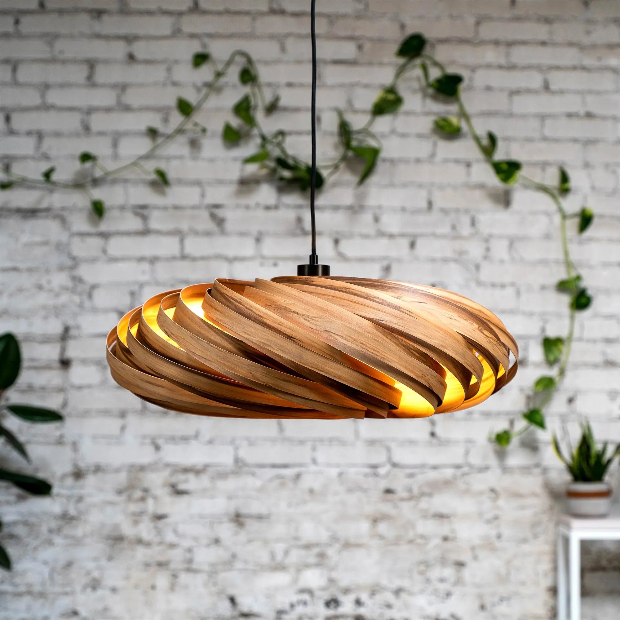 Hängeleuchte 'Veneria' aus Amberbaum 60 cm Gofurnit