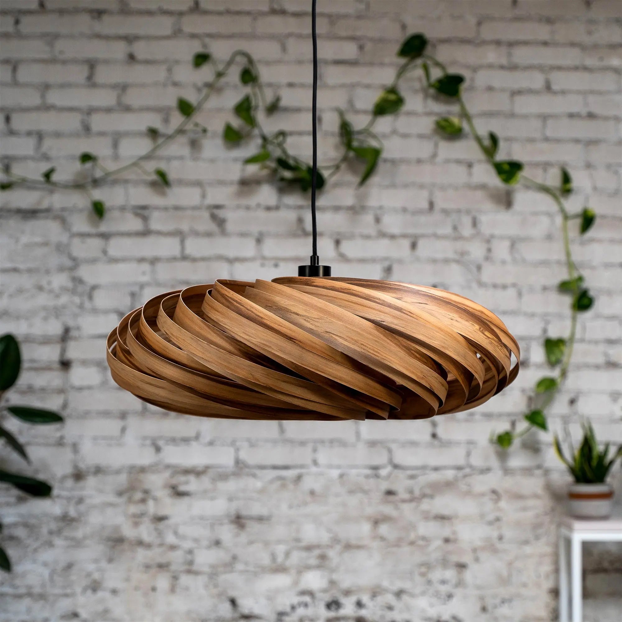 Hängeleuchte 'Veneria' aus Amberbaum 60 cm Gofurnit