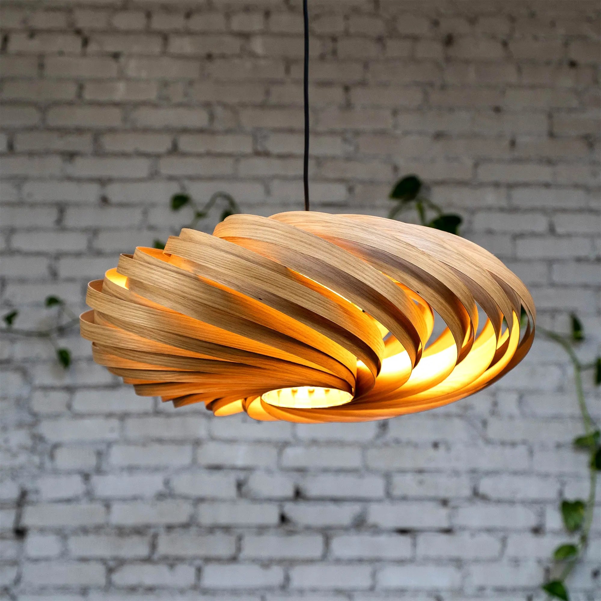 Hängeleuchte 'Veneria' aus Eichenholz 60 cm Gofurnit