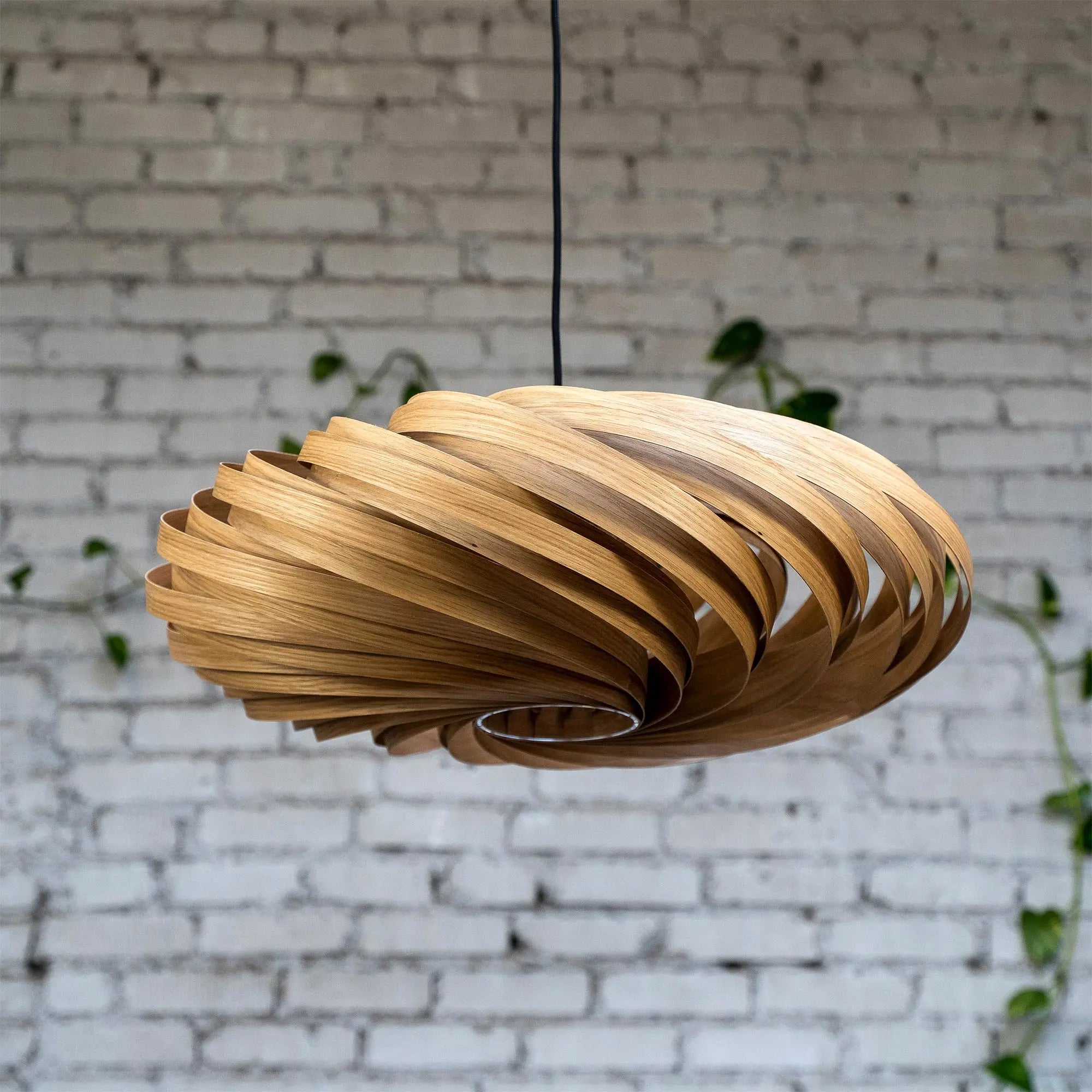 Hängeleuchte 'Veneria' aus Eichenholz 60 cm Gofurnit