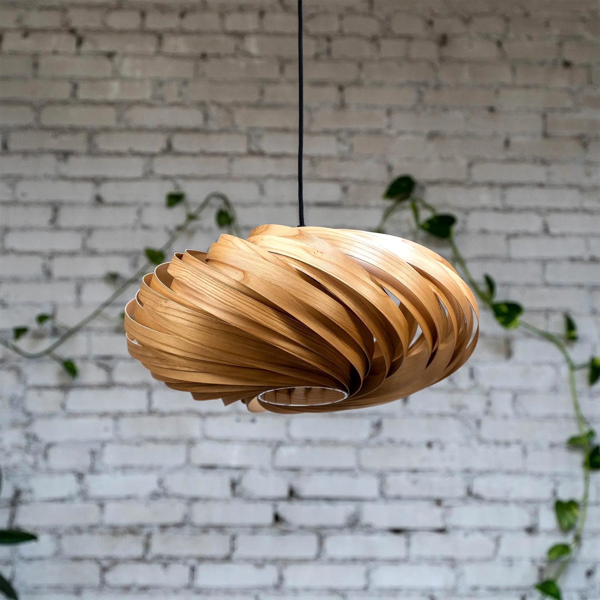 Hängeleuchte 'Veneria' aus Olivesche 50 cm Gofurnit