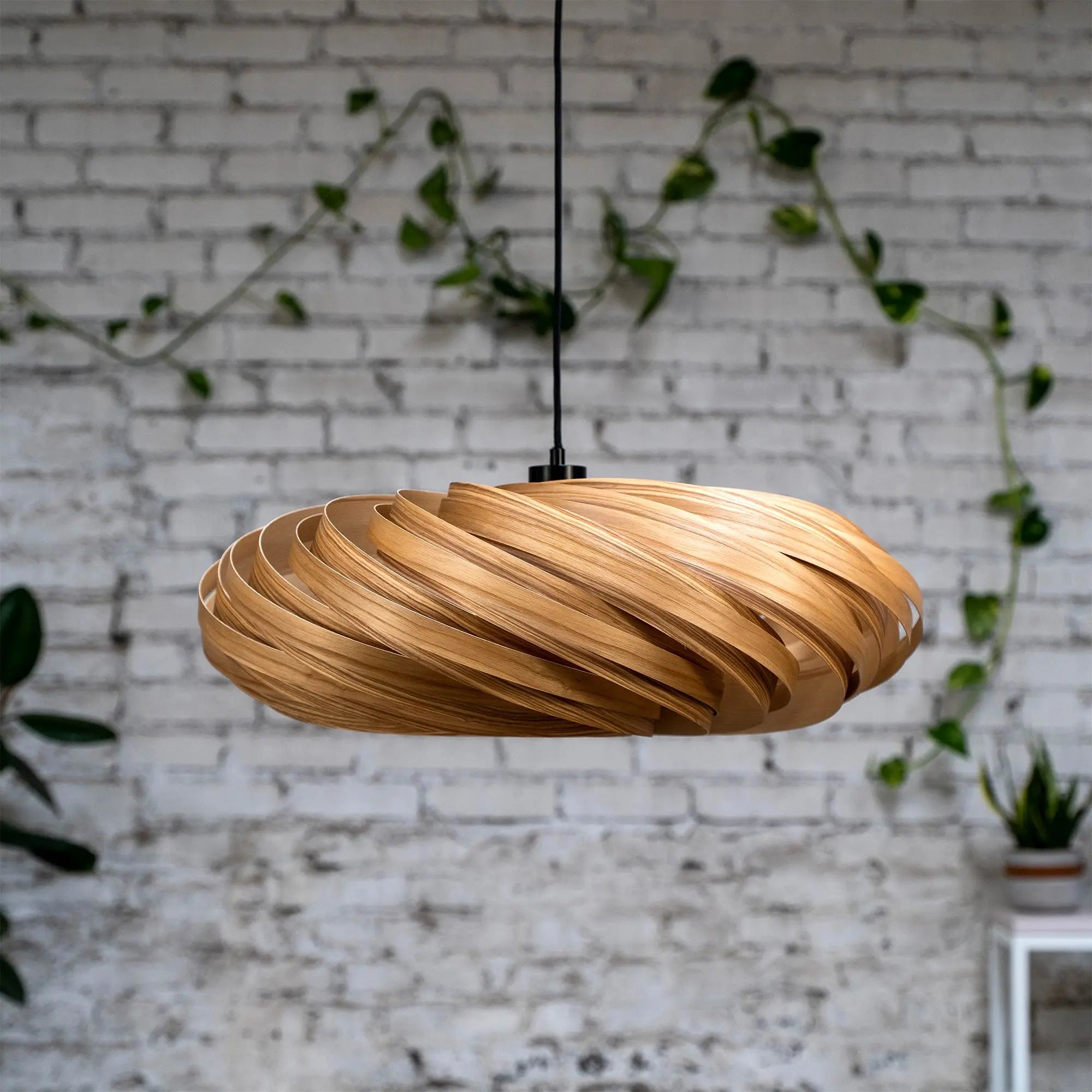 Hängeleuchte 'Veneria' aus Olivesche 60 cm Gofurnit