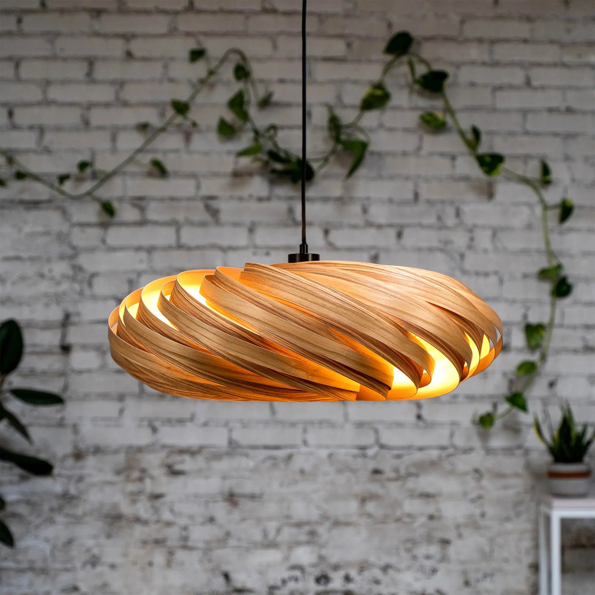 Hängeleuchte 'Veneria' aus Olivesche 60 cm Gofurnit