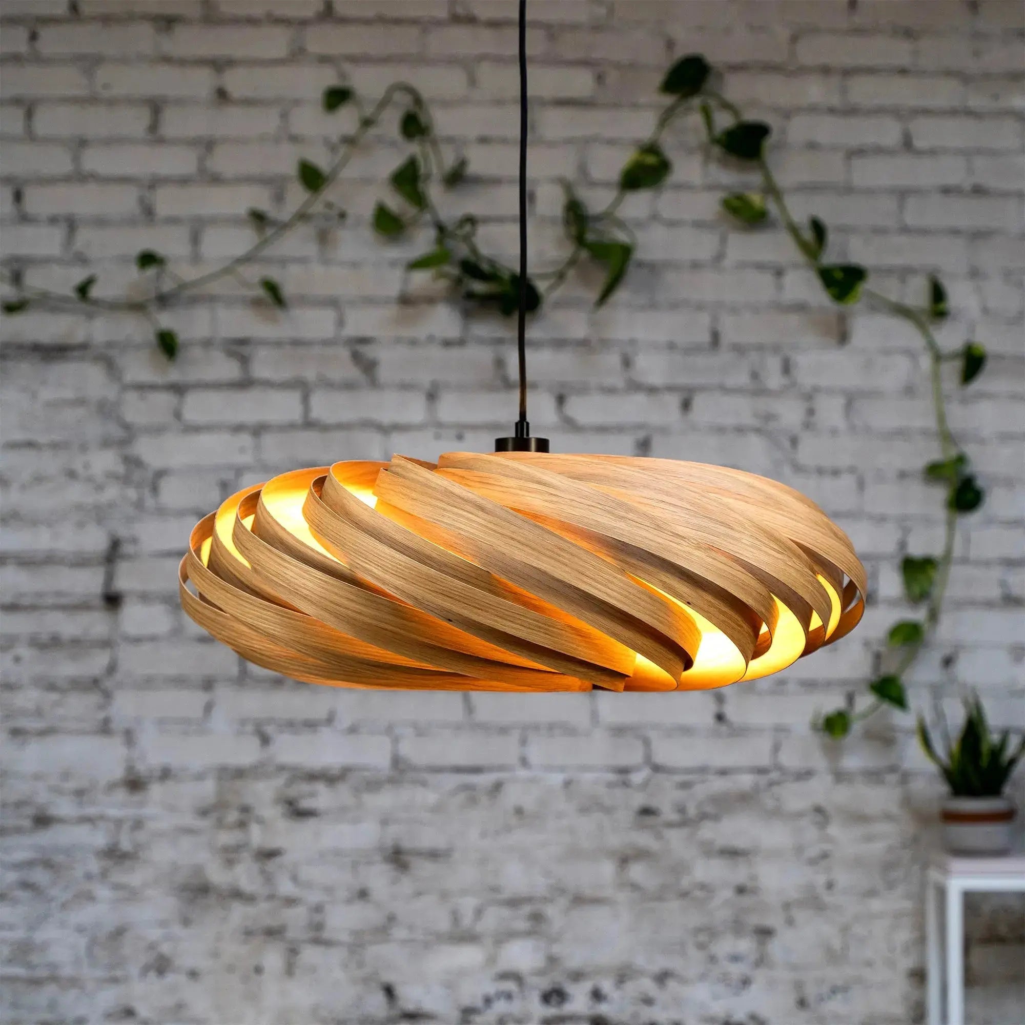 Hängeleuchte 'Veneria' aus Eichenholz 60 cm Gofurnit