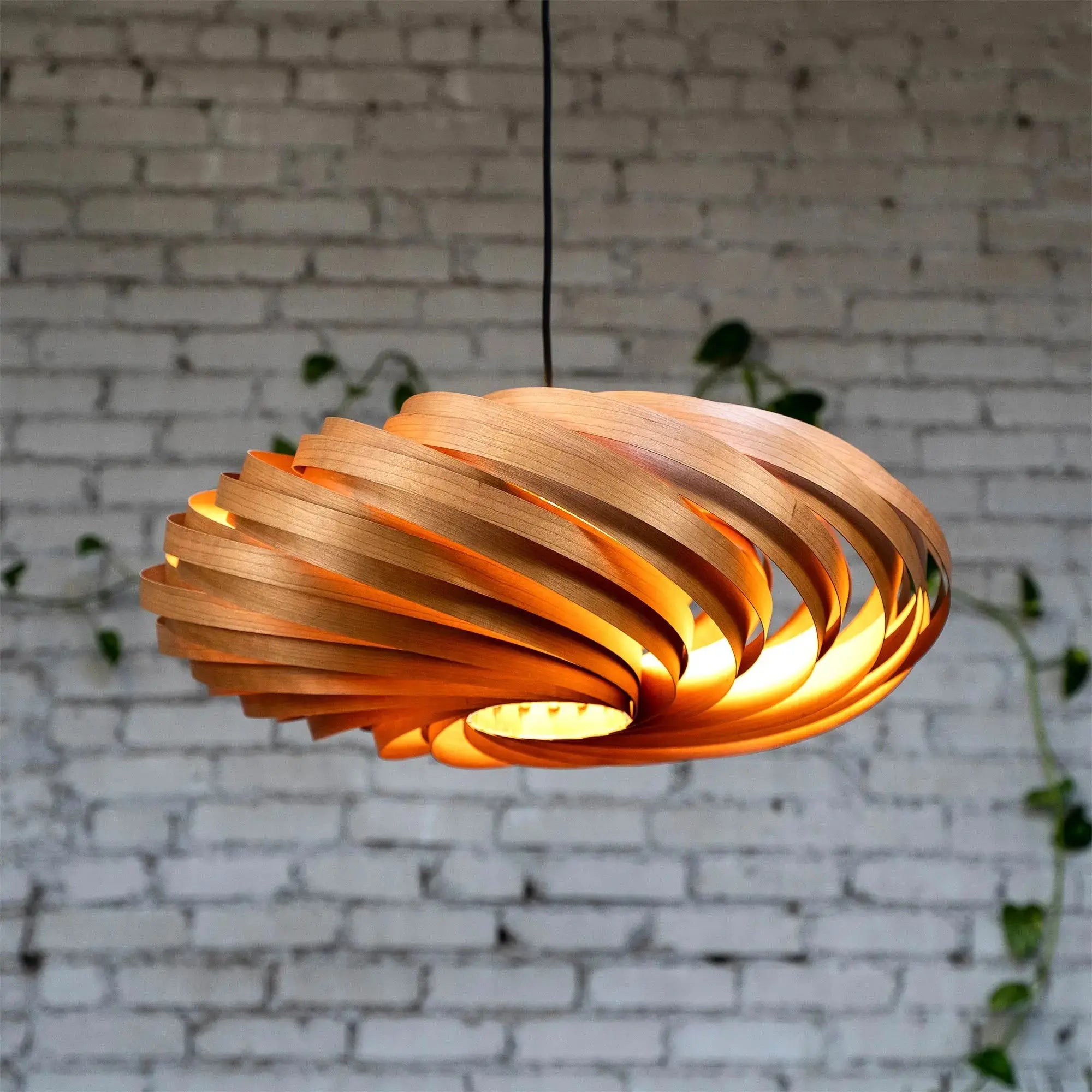 Hängeleuchte 'Veneria' aus Kirschbaumholz 60 cm Gofurnit