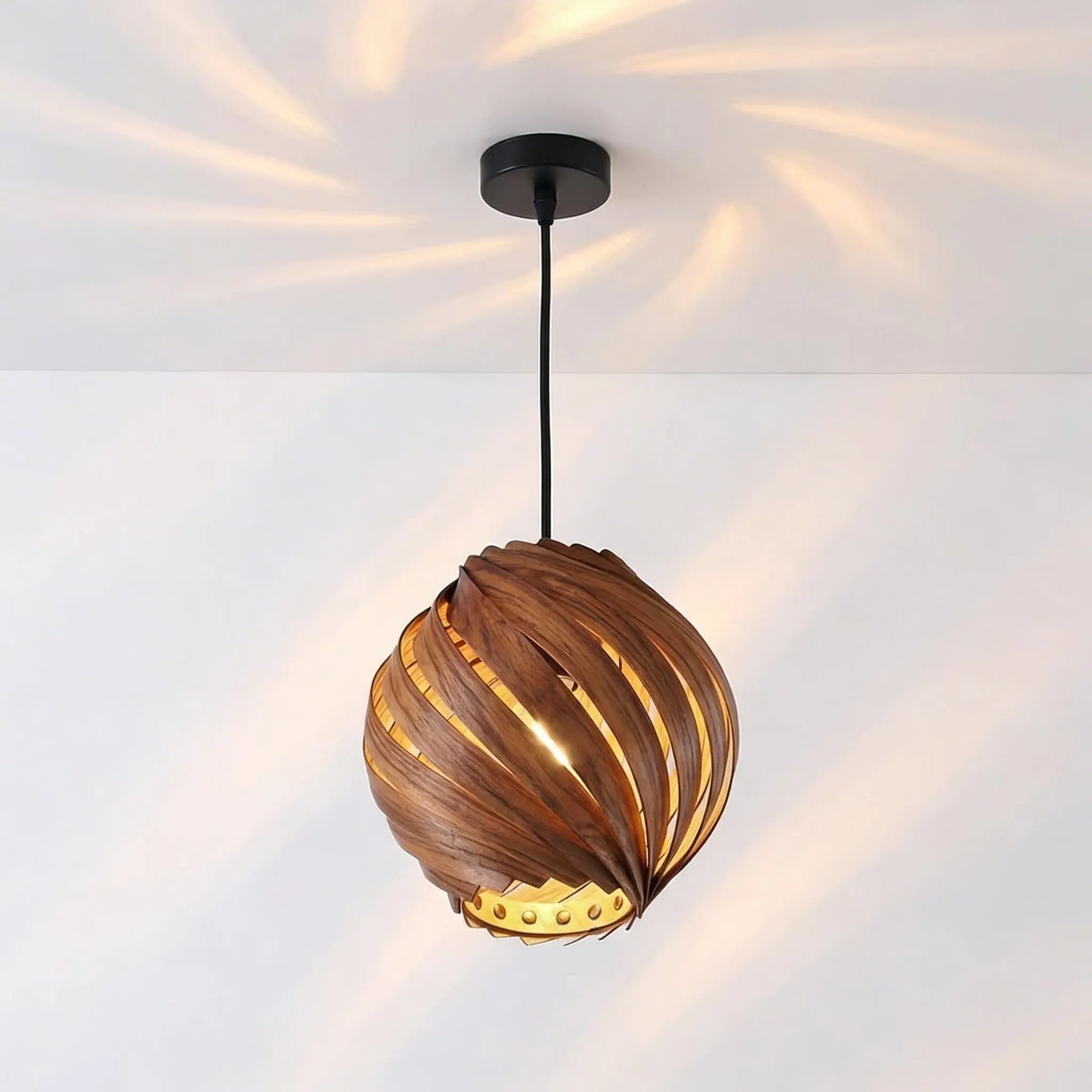 Lampenschirm 'Gemma' aus Amberbaum – Handgefertigt in Köln Gofurnit