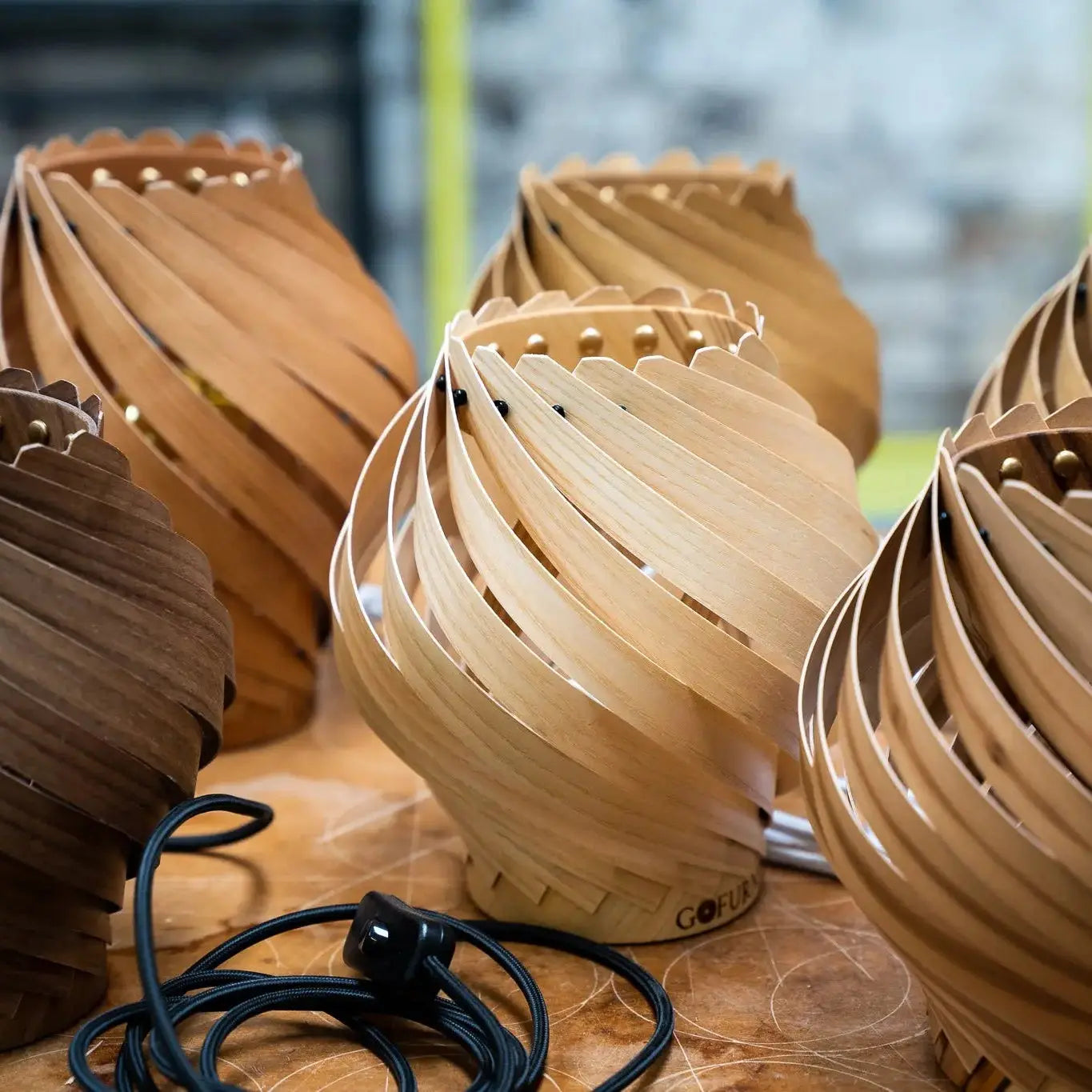 Tischleuchte 'Gemma' aus Amberbaum Gofurnit