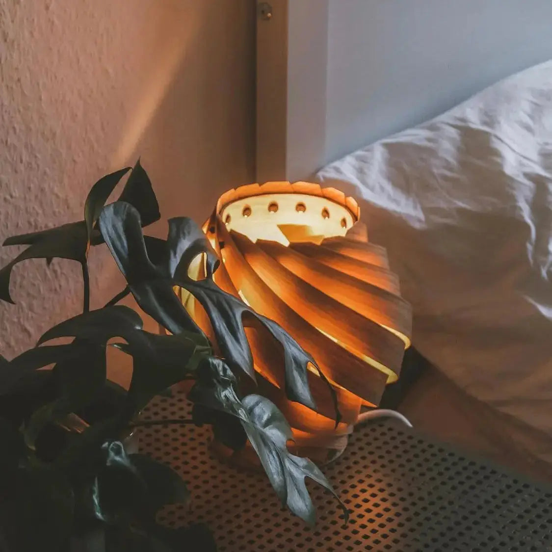 Tischleuchte 'Gemma' aus Eichenholz Gofurnit