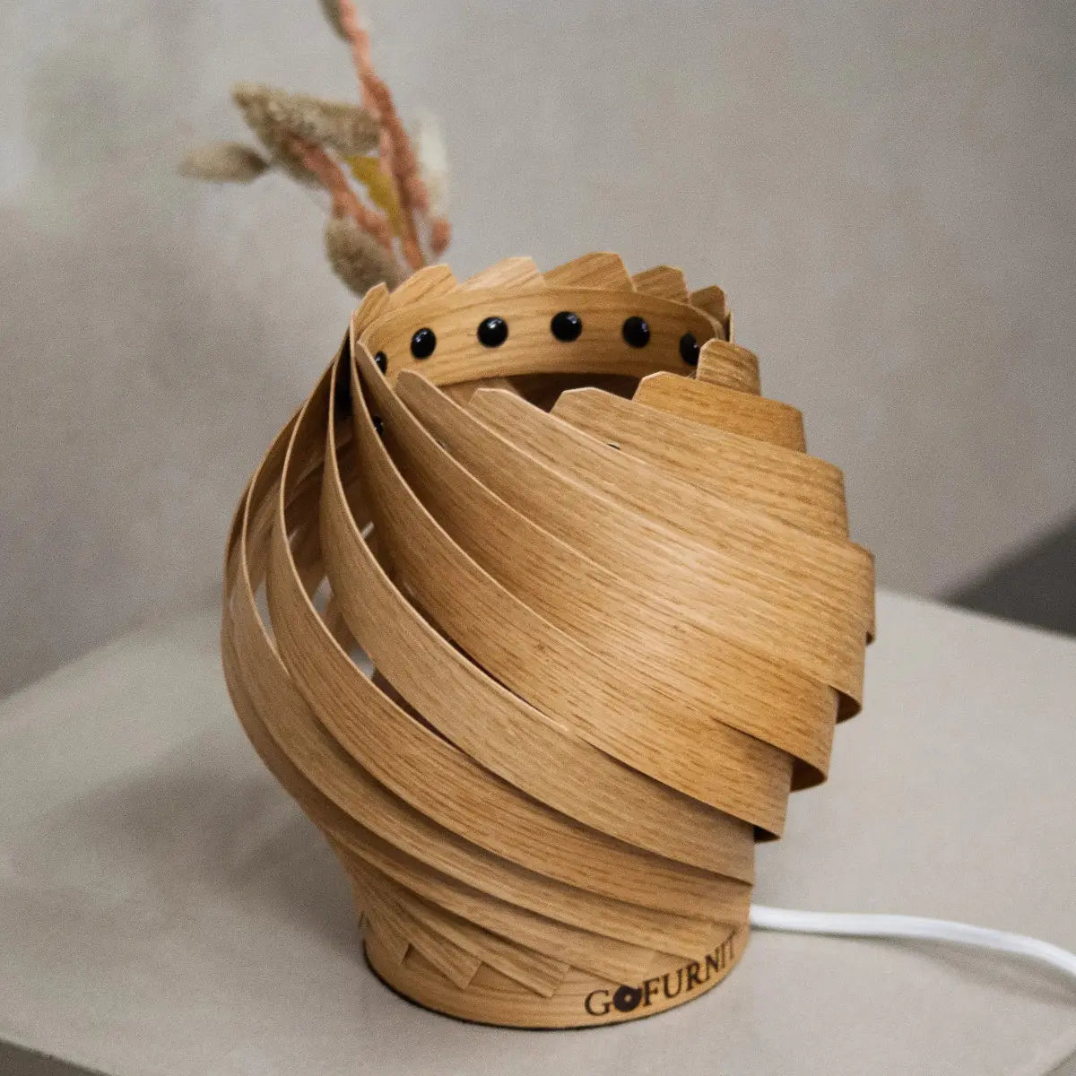 Tischleuchte 'Gemma' aus Eichenholz Gofurnit