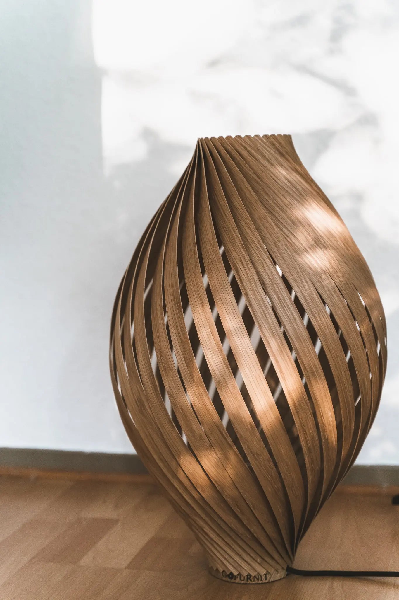 Stehleuchte Ardere - 'fineline collection' Gofurnit