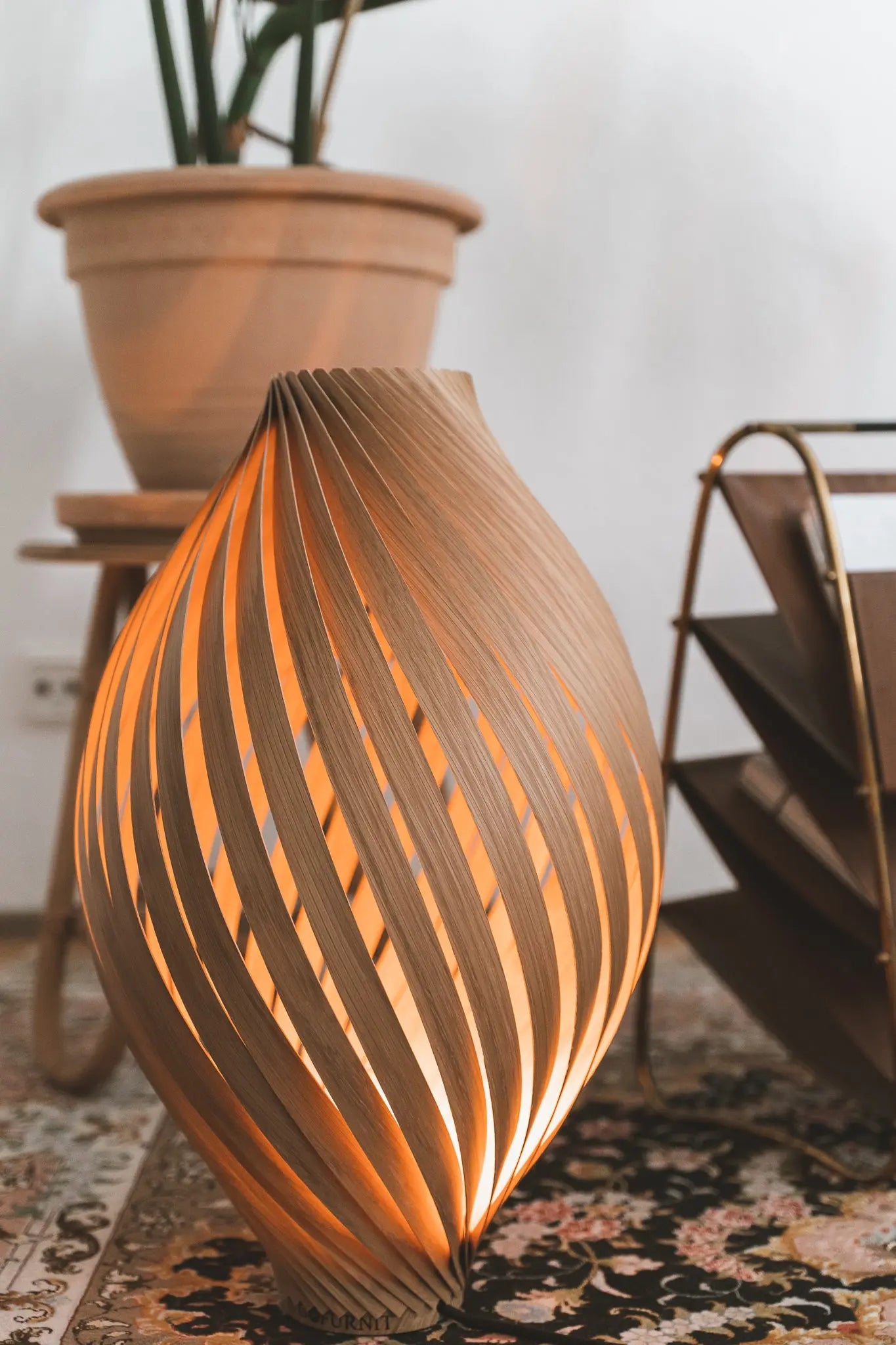 Stehleuchte Ardere - 'fineline collection' Gofurnit