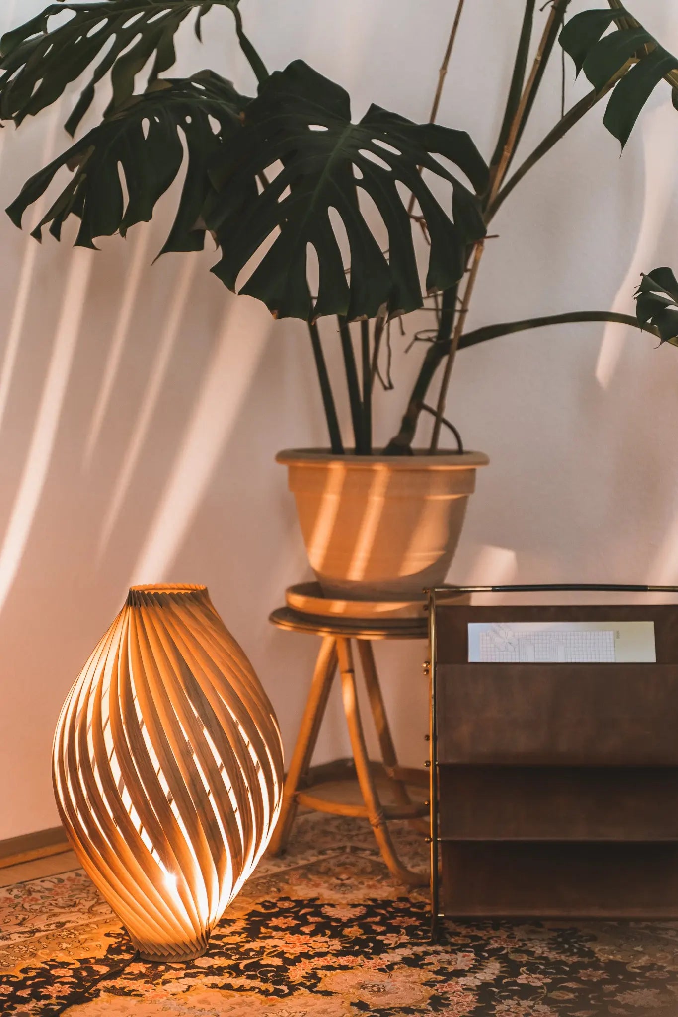 Stehleuchte Ardere - 'fineline collection' Gofurnit