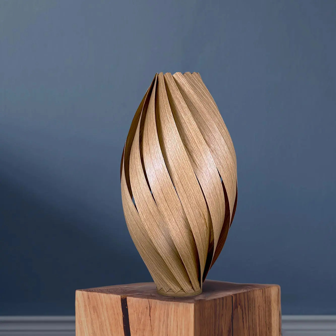 Stehleuchte 'Ardere' aus Eichenholz 50 cm Gofurnit