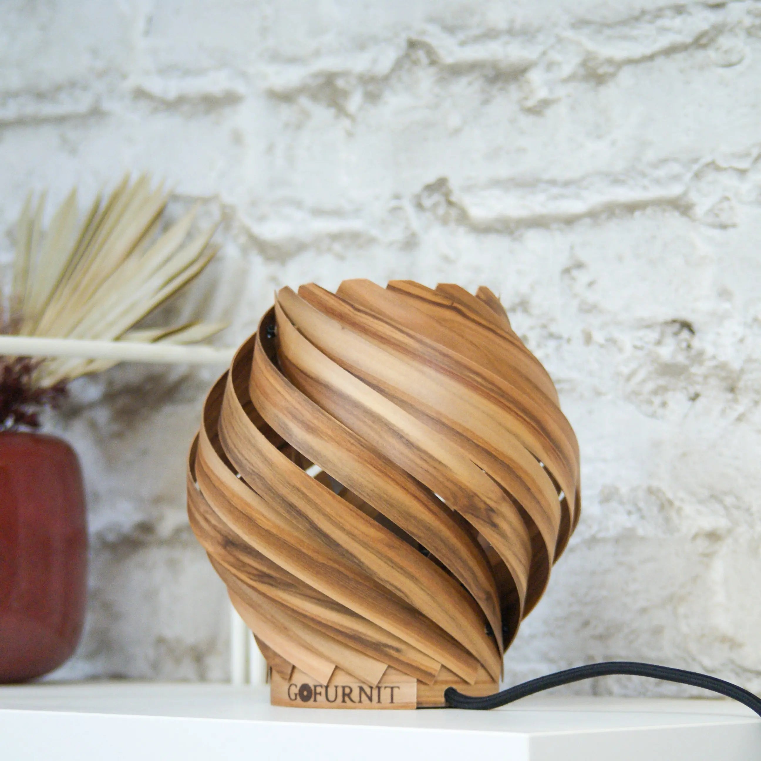 Tischleuchte 'Gemma' aus Amberbaum Gofurnit