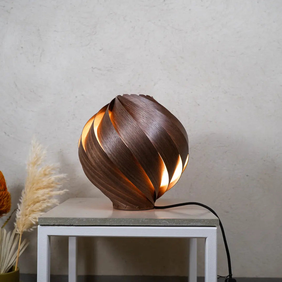 Tischleuchte 'Gemma XL' aus Nussbaum Gofurnit