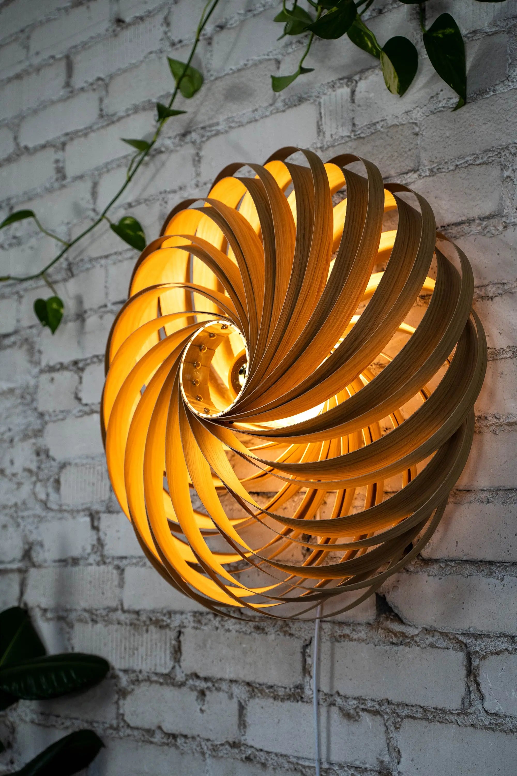 Wandleuchte 'Veneria' aus Eichenholz 60 cm Gofurnit