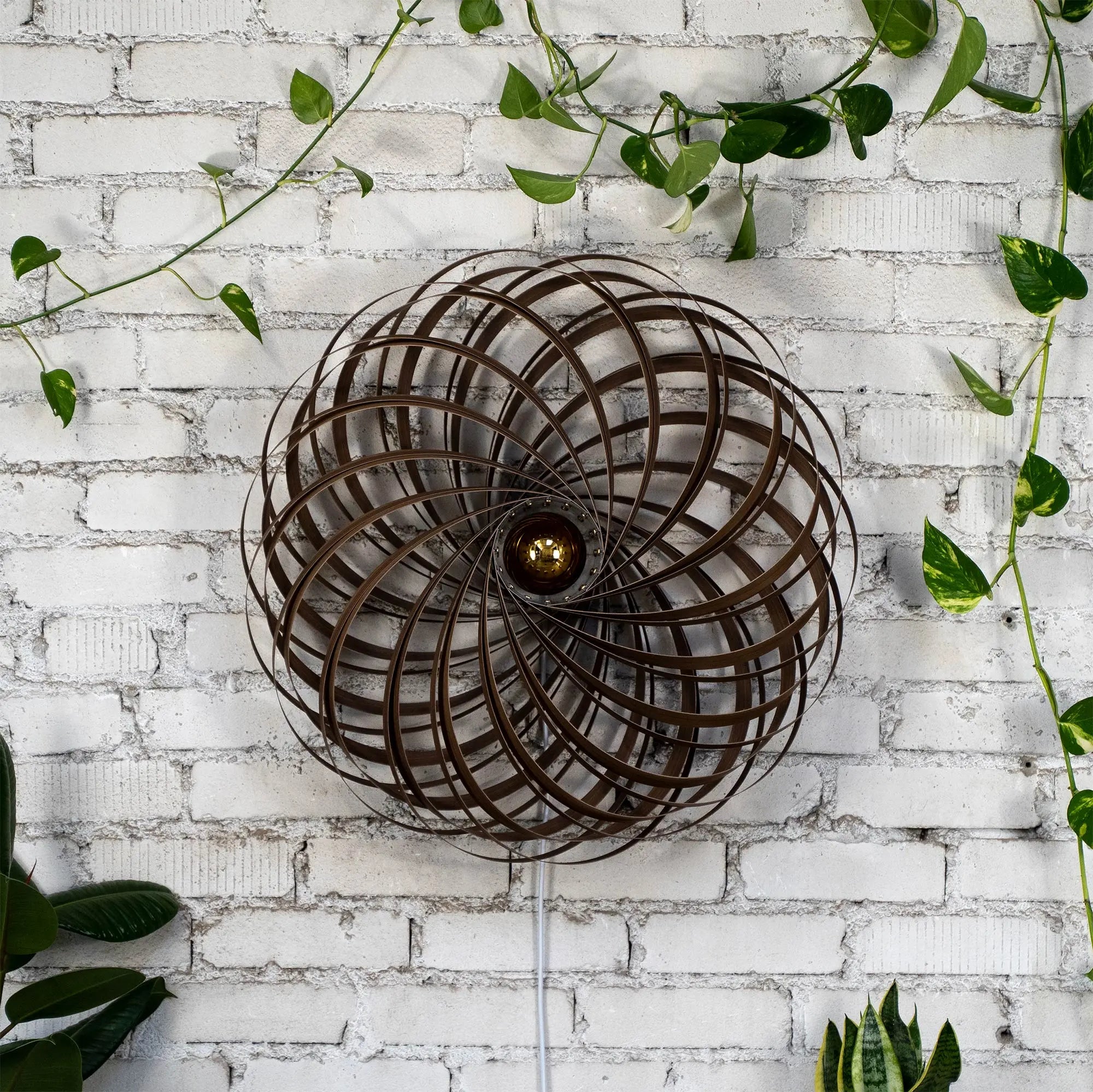 Wandleuchte 'Veneria' aus Nussbaum 70 cm Gofurnit