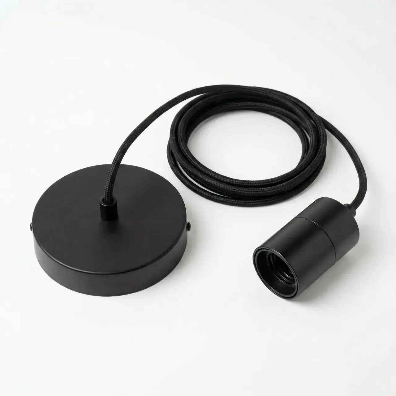 Elegante E27 Pendelleuchte in matt-schwarzen Look Gofurnit