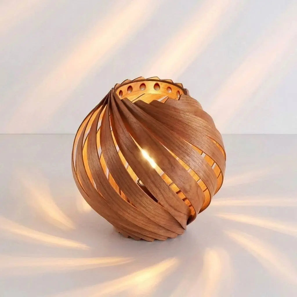 Lampenschirm 'Gemma' aus Kirschbaum – Handgefertigt in Köln Gofurnit