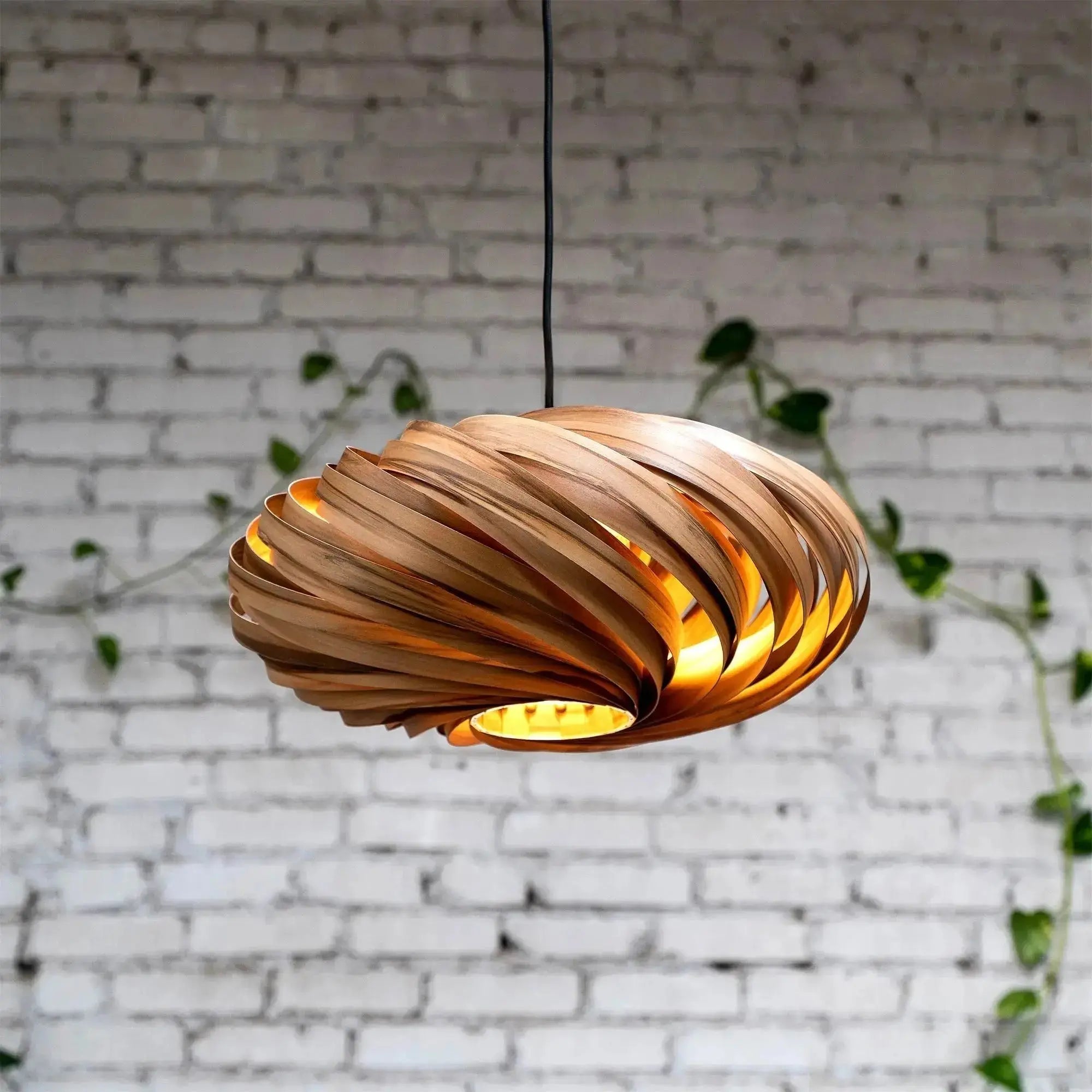 Hängeleuchte 'Veneria' aus Amberbaum 50 cm Gofurnit