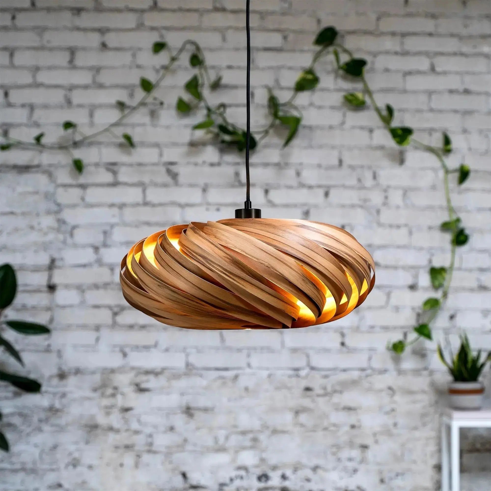 Hängeleuchte 'Veneria' aus Amberbaum 50 cm Gofurnit