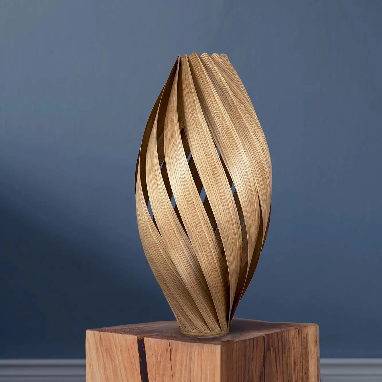 Stehleuchte 'Ardere' aus Eichenholz 60 cm Gofurnit