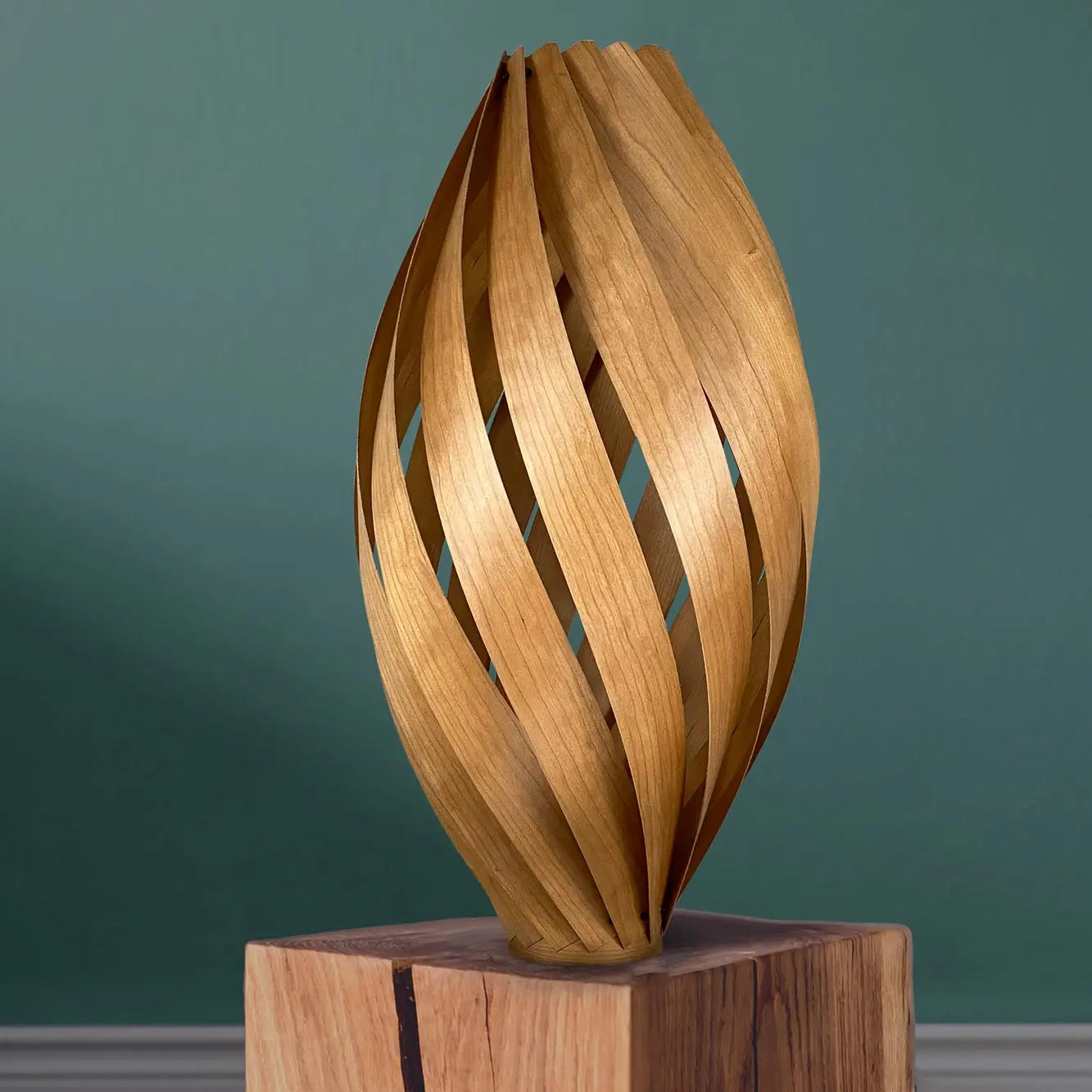 Stehleuchte 'Ardere' aus Kirschbaum 70 cm Gofurnit