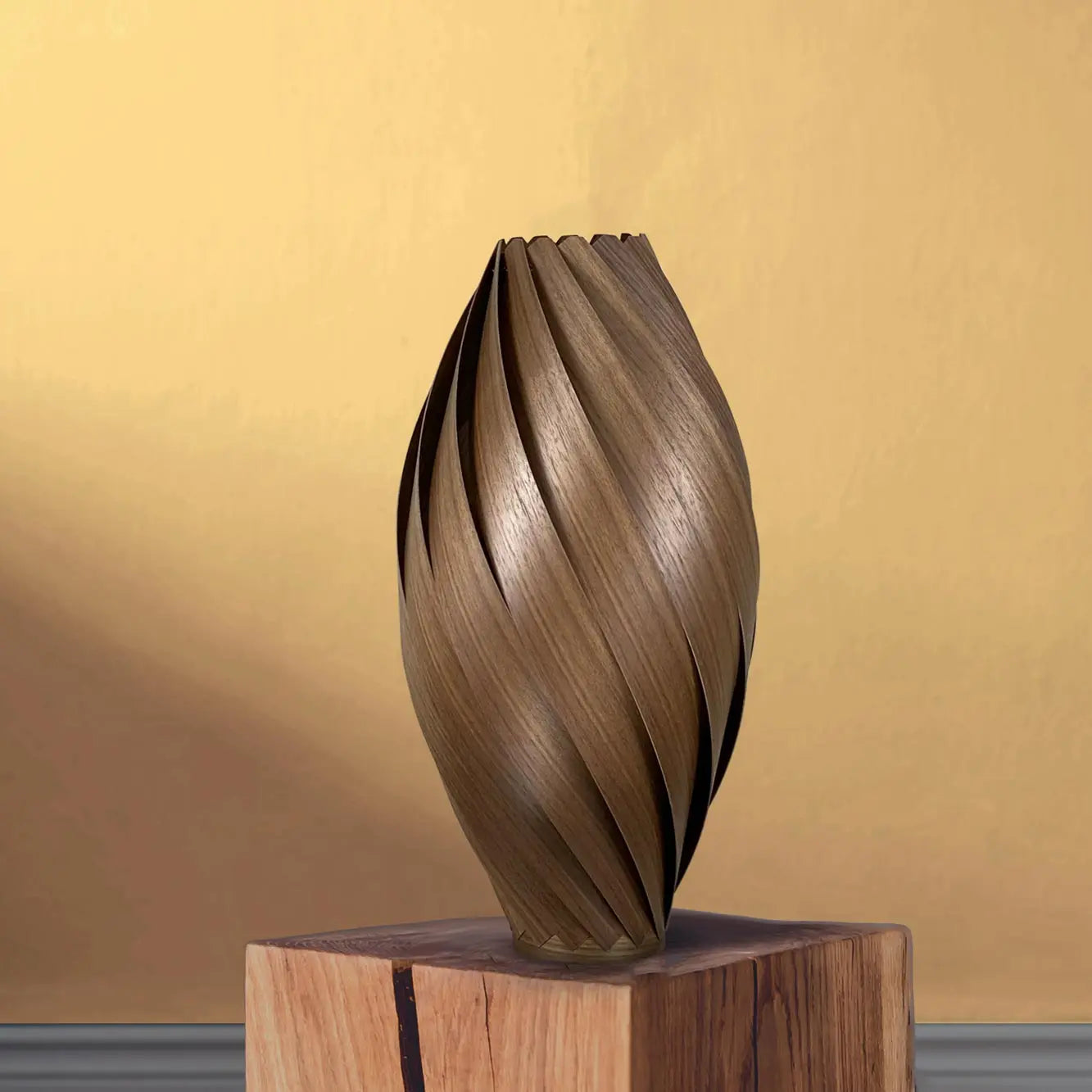 Stehleuchte 'Ardere' aus Nussbaum 50 cm Gofurnit