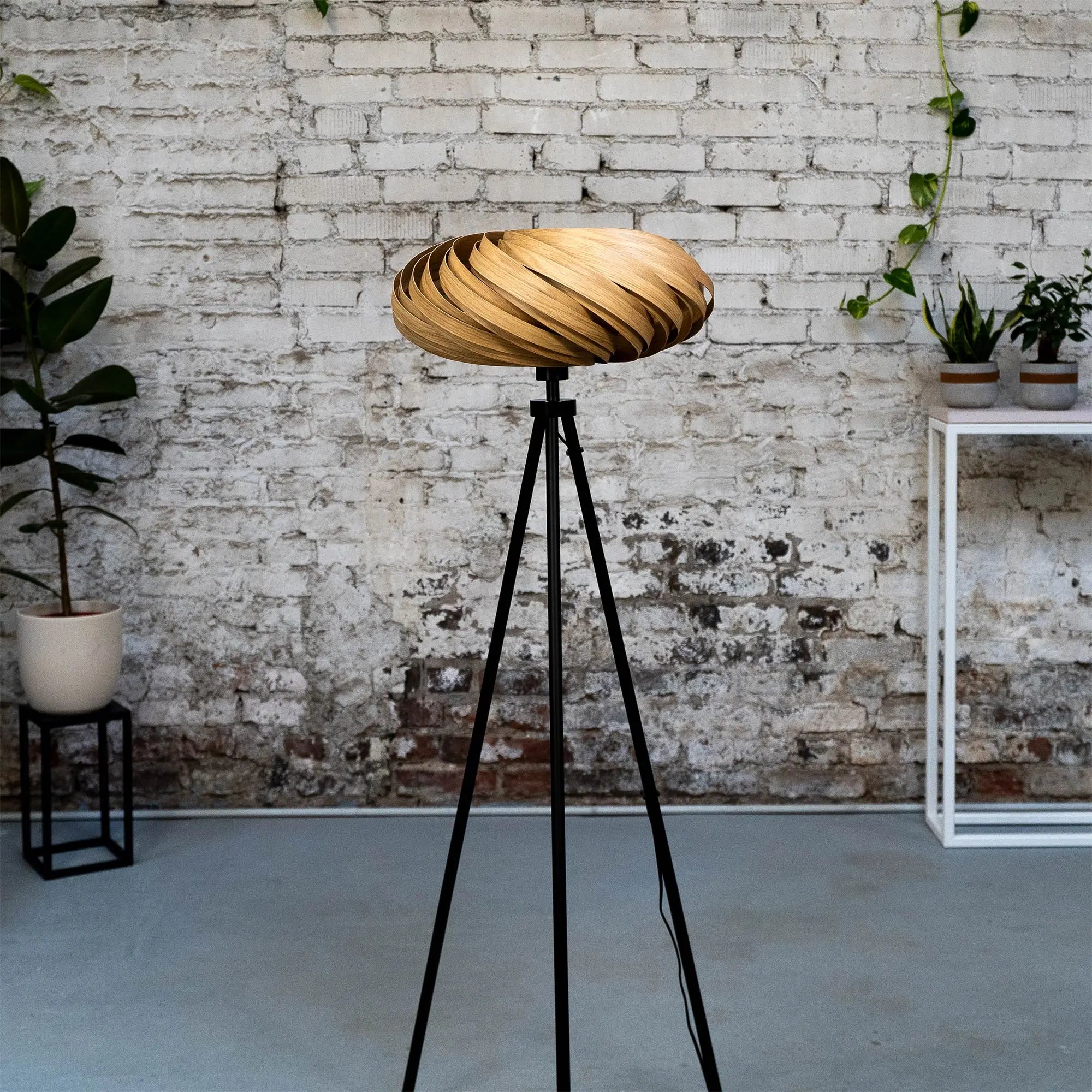 Stehleuchte 'Veneria' aus Eichenholz 50 cm Gofurnit