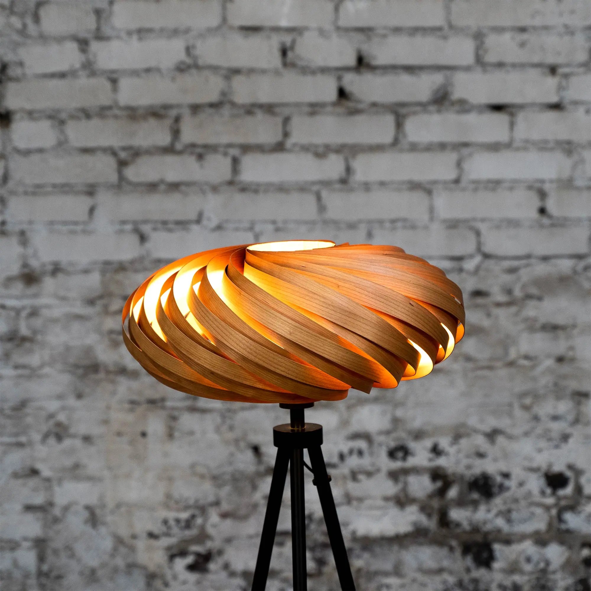Stehleuchte 'Veneria' aus Kirschbaumholz 50 cm Gofurnit