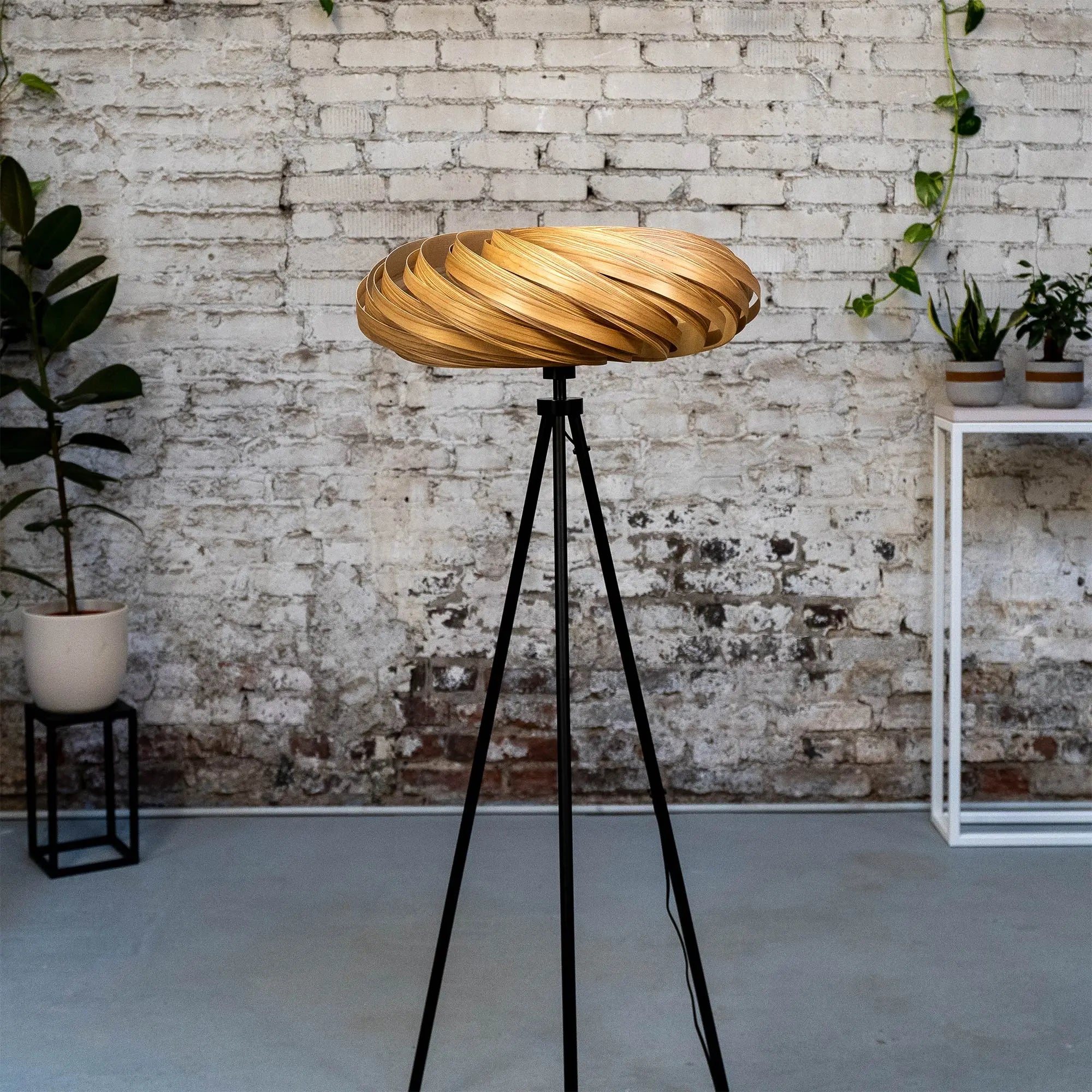 Stehleuchte 'Veneria' aus Olivesche 60 cm Gofurnit