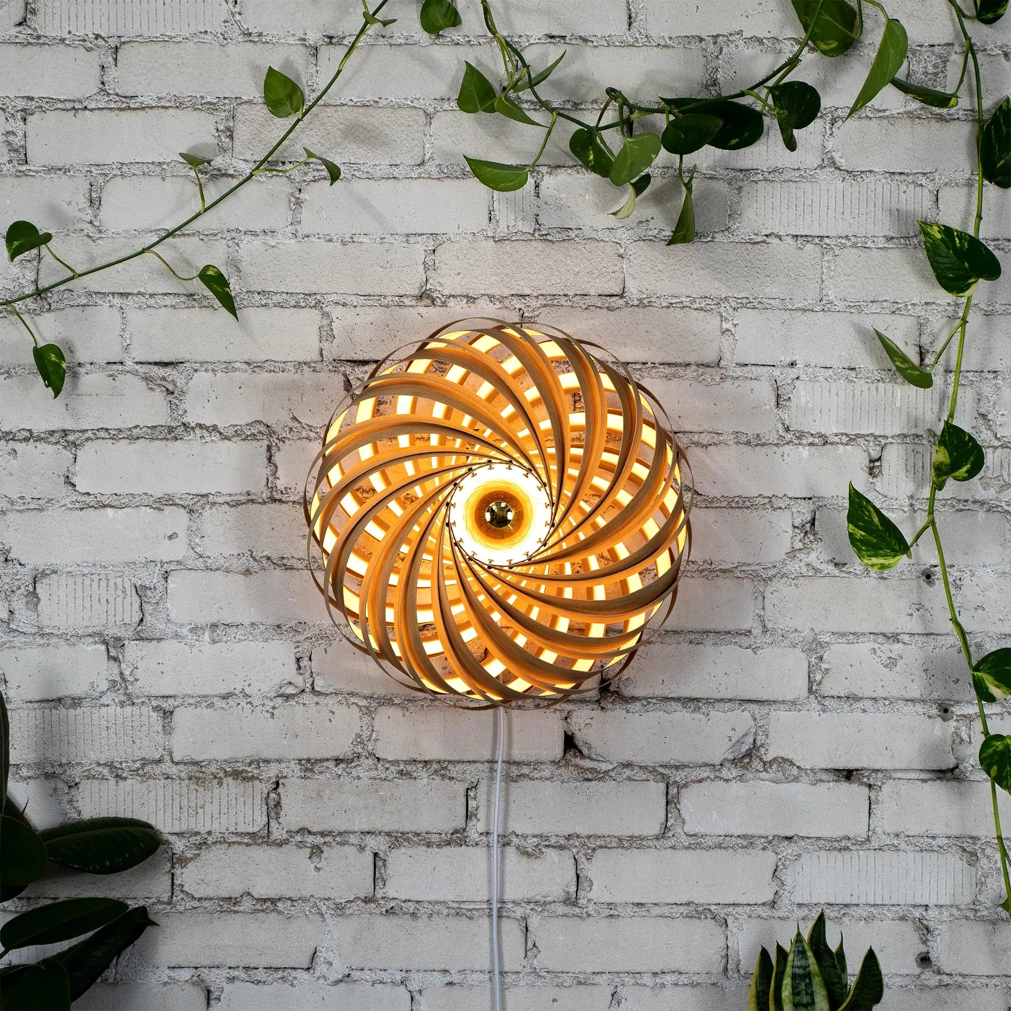 Wandleuchte 'Veneria' aus Eichenholz 50 cm Gofurnit