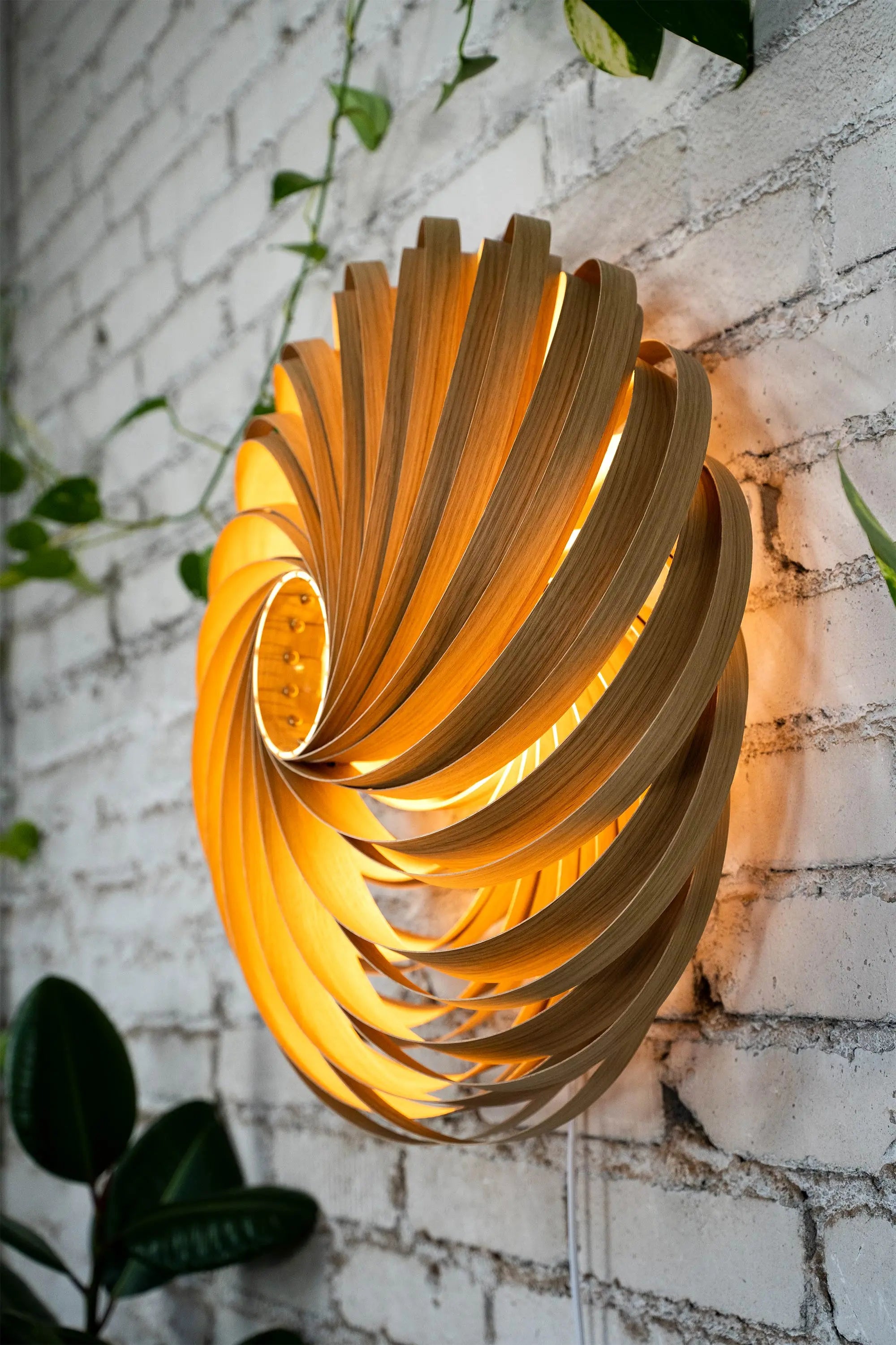 Wandleuchte 'Veneria' aus Eichenholz 60 cm Gofurnit