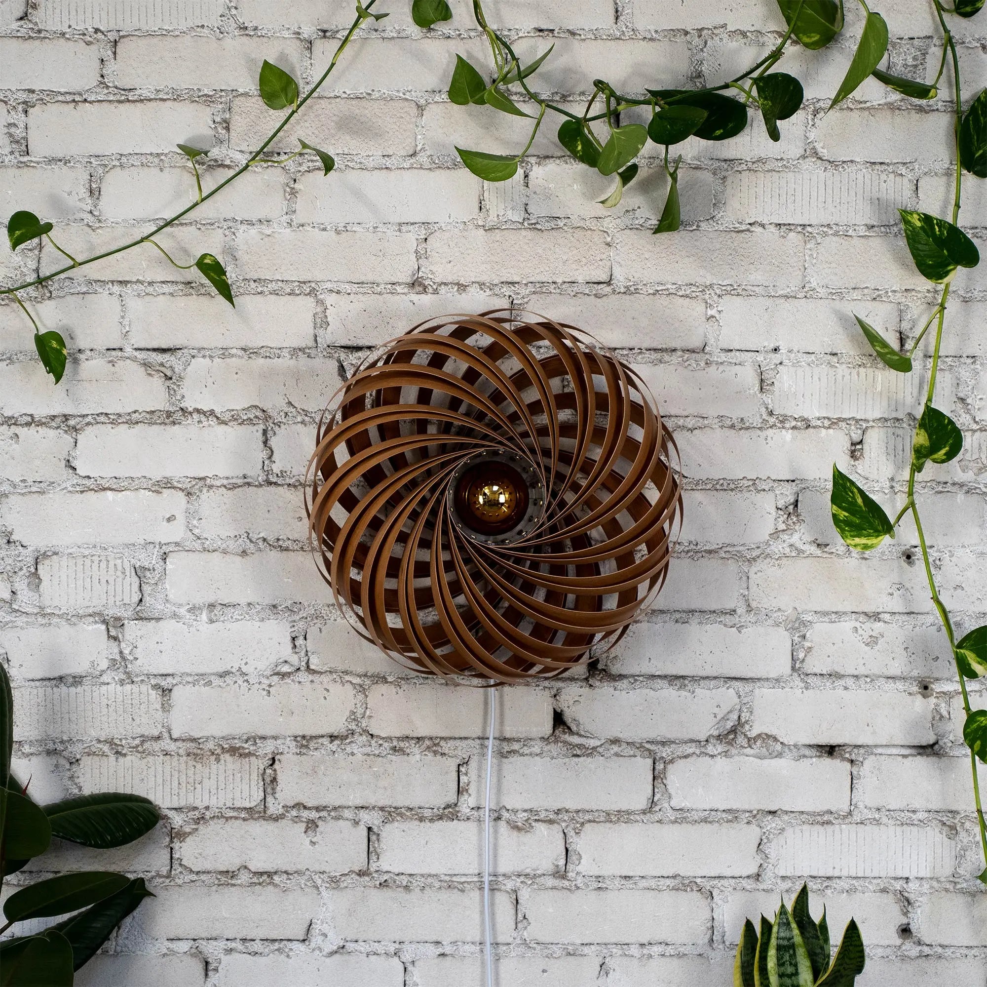 Wandleuchte 'Veneria' aus Kirschbaumholz 50 cm Gofurnit